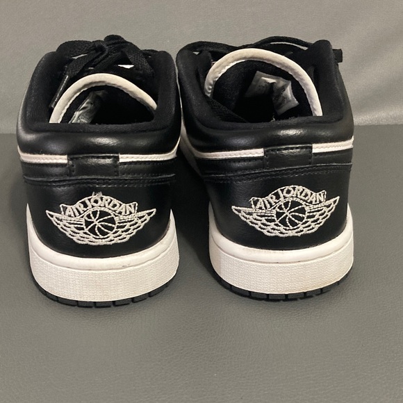 Jordan 1 Low womens 9 - Picture 4 of 7